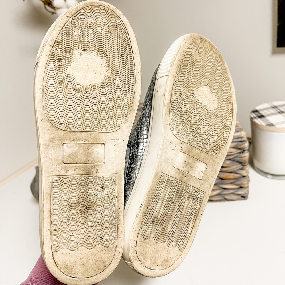 Coconuts By Matisse Harlan Silver Snake Skin Prin… - image 8